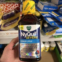 Vicks NyQuil Cold Flu缓解症状夜间 354ml浆果味咳嗽口服液